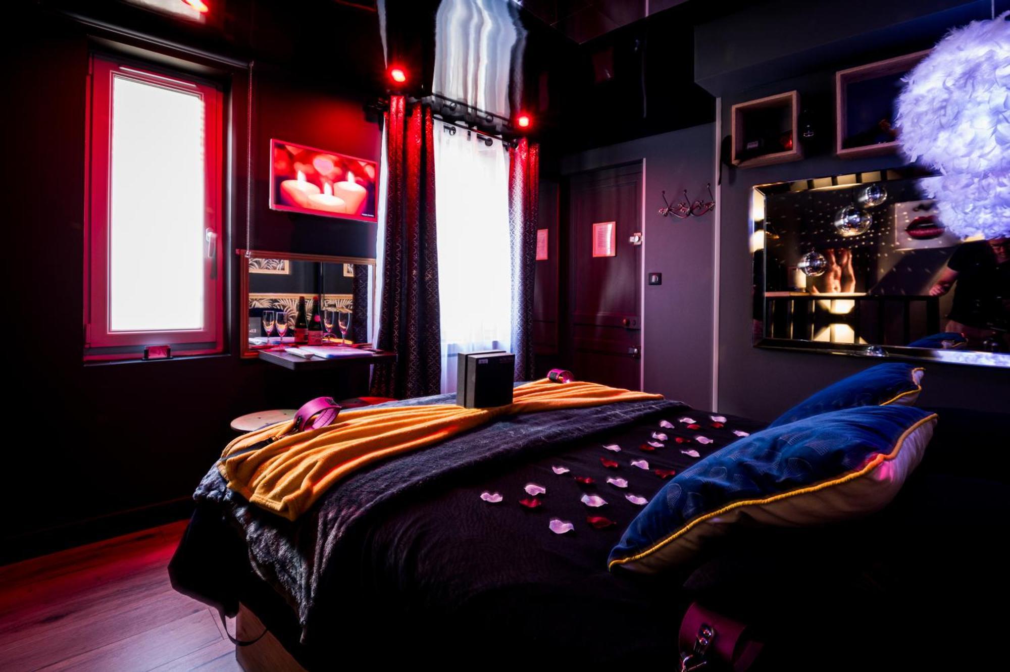 Loveroom Sauna, Balneo, Parking Prive Dans Le Centre De Онфлёр Номер фото