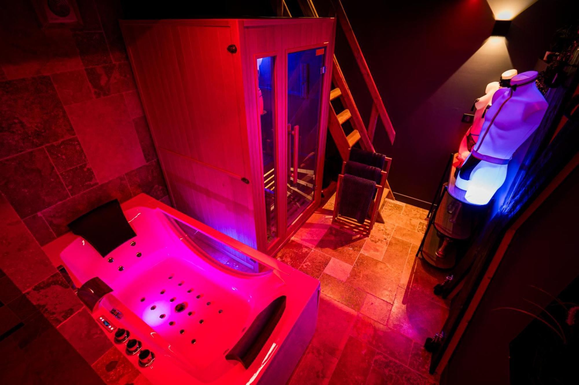 Loveroom Sauna, Balneo, Parking Prive Dans Le Centre De Онфлёр Номер фото