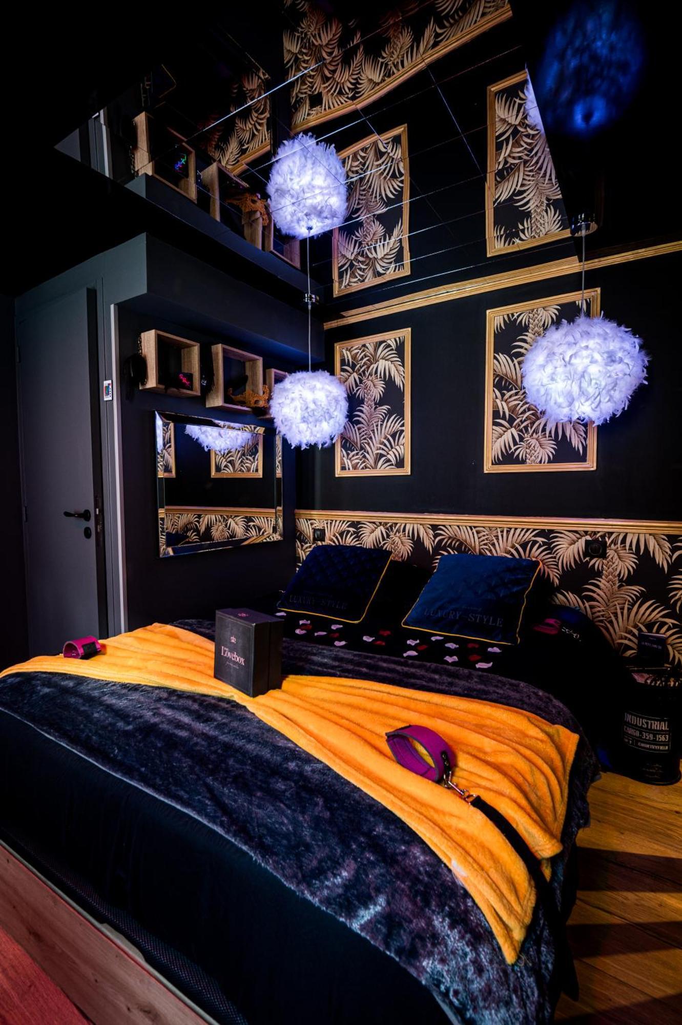 Loveroom Sauna, Balneo, Parking Prive Dans Le Centre De Онфлёр Номер фото